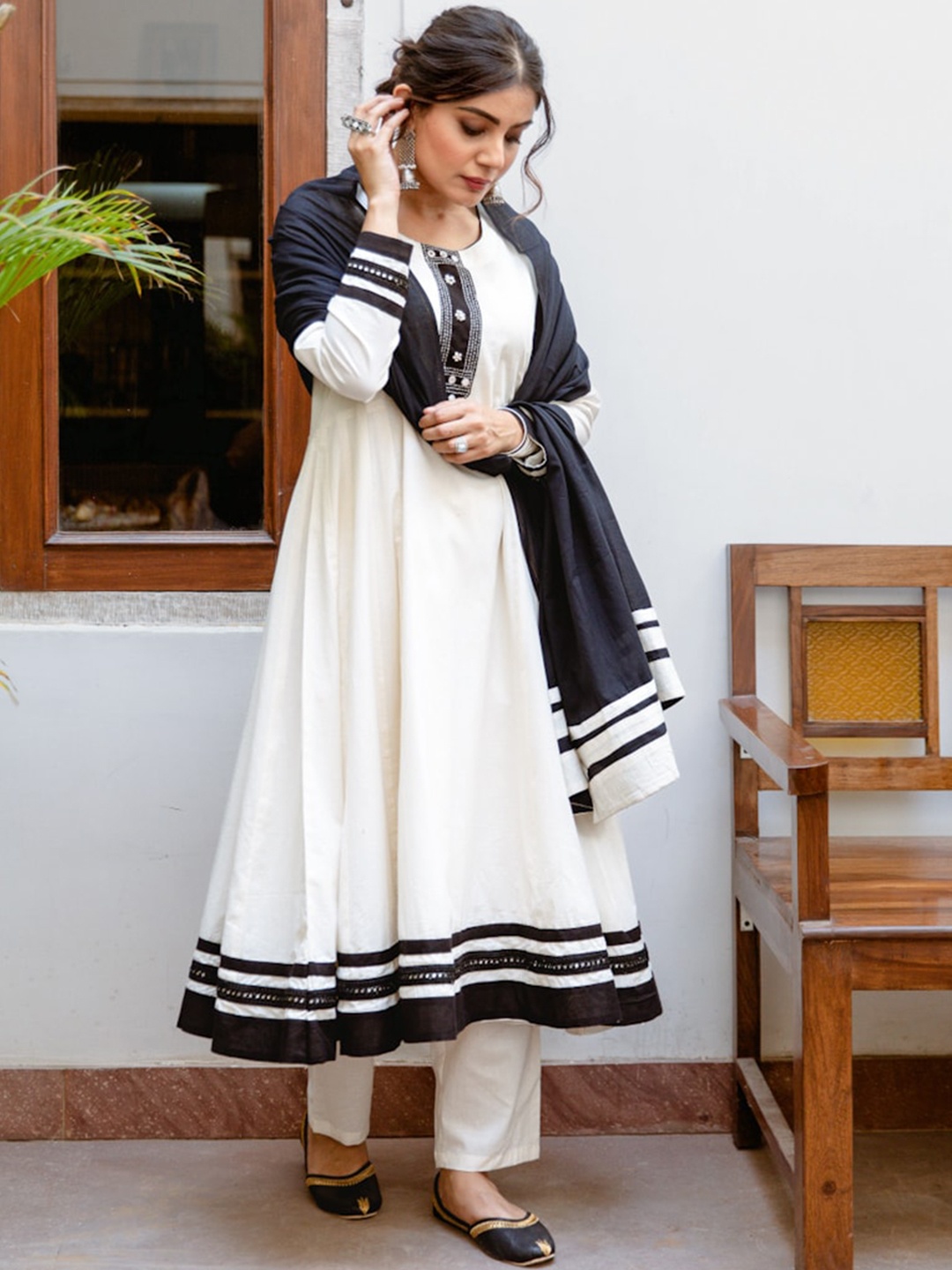 Jaipuriya Fab Private Limited Yoke Design Pure Cotton Kurta & Trousers With Dupatta, Off white
Jaipuriya Fab Private Limited Yoke Design Pure Cotton Kurta & Trousers With Dupatta, Off white