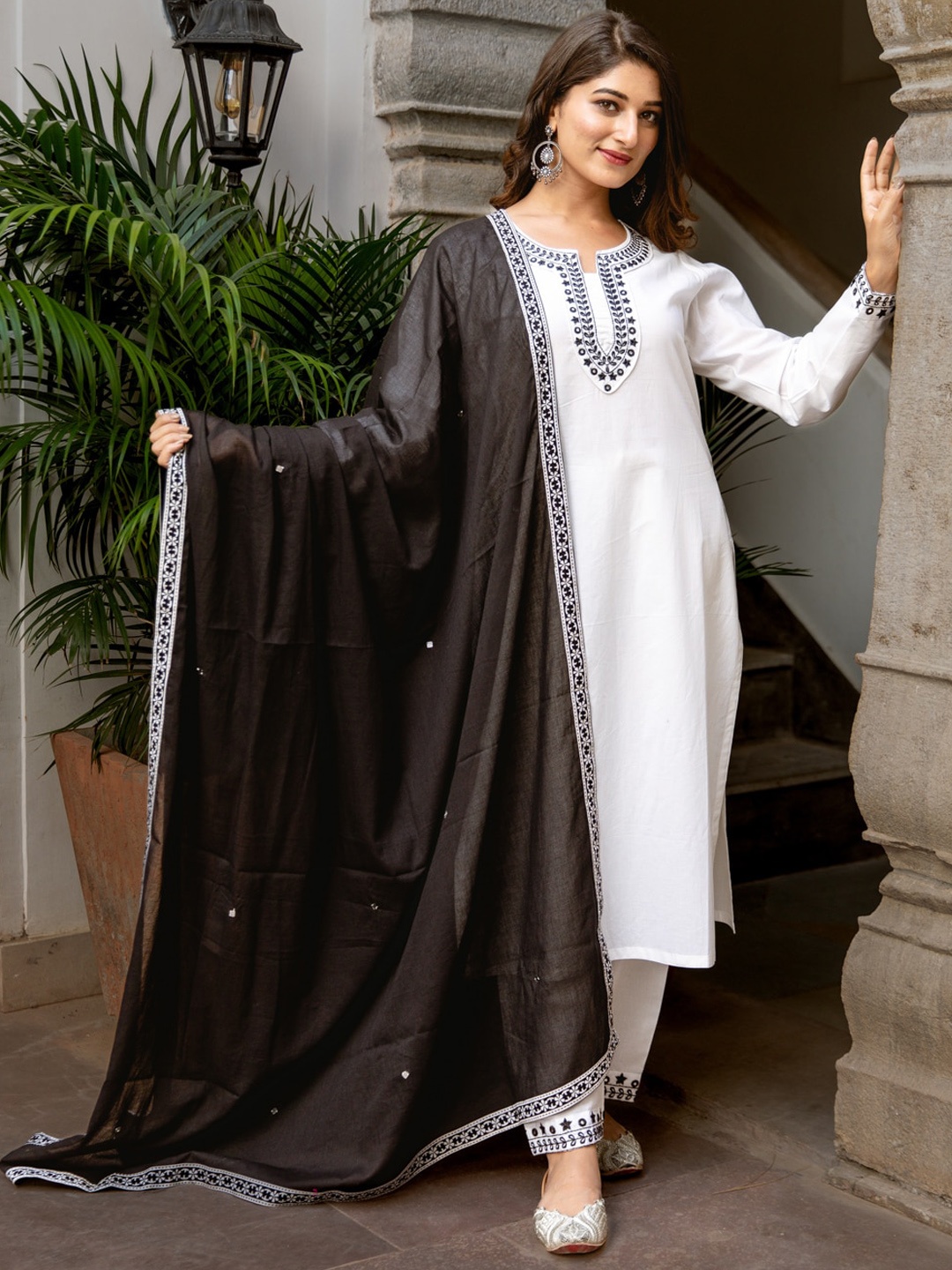 Jaipuriya Fab Private Limited Ethnic Yoke Design Regular Mirror Work Cotton Kurta Set, White
Jaipuriya Fab Private Limited Ethnic Yoke Design Regular Mirror Work Cotton Kurta Set, White