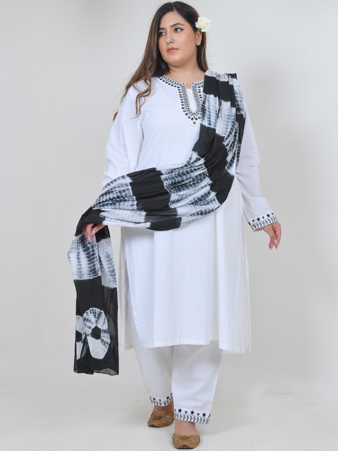 Jaipuriya Fab Private Limited Plus Size Pure Cotton Kurta With Trousers & Dupatta, White
Jaipuriya Fab Private Limited Plus Size Pure Cotton Kurta With Trousers & Dupatta, White