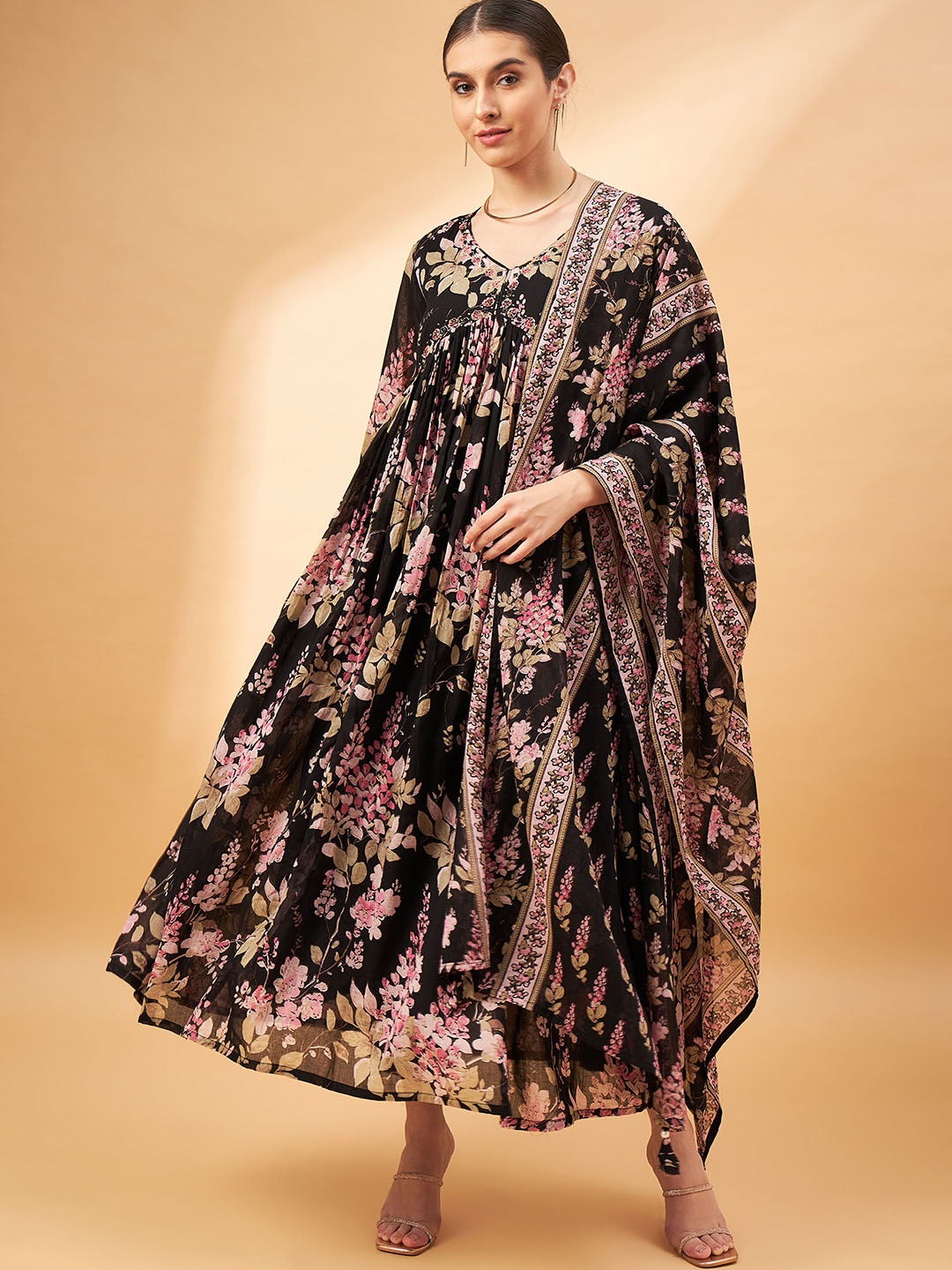 all about you Floral Printed Empire Thread Work Kurta with Trousers & Dupatta, Black
all about you Floral Printed Empire Thread Work Kurta with Trousers & Dupatta, Black