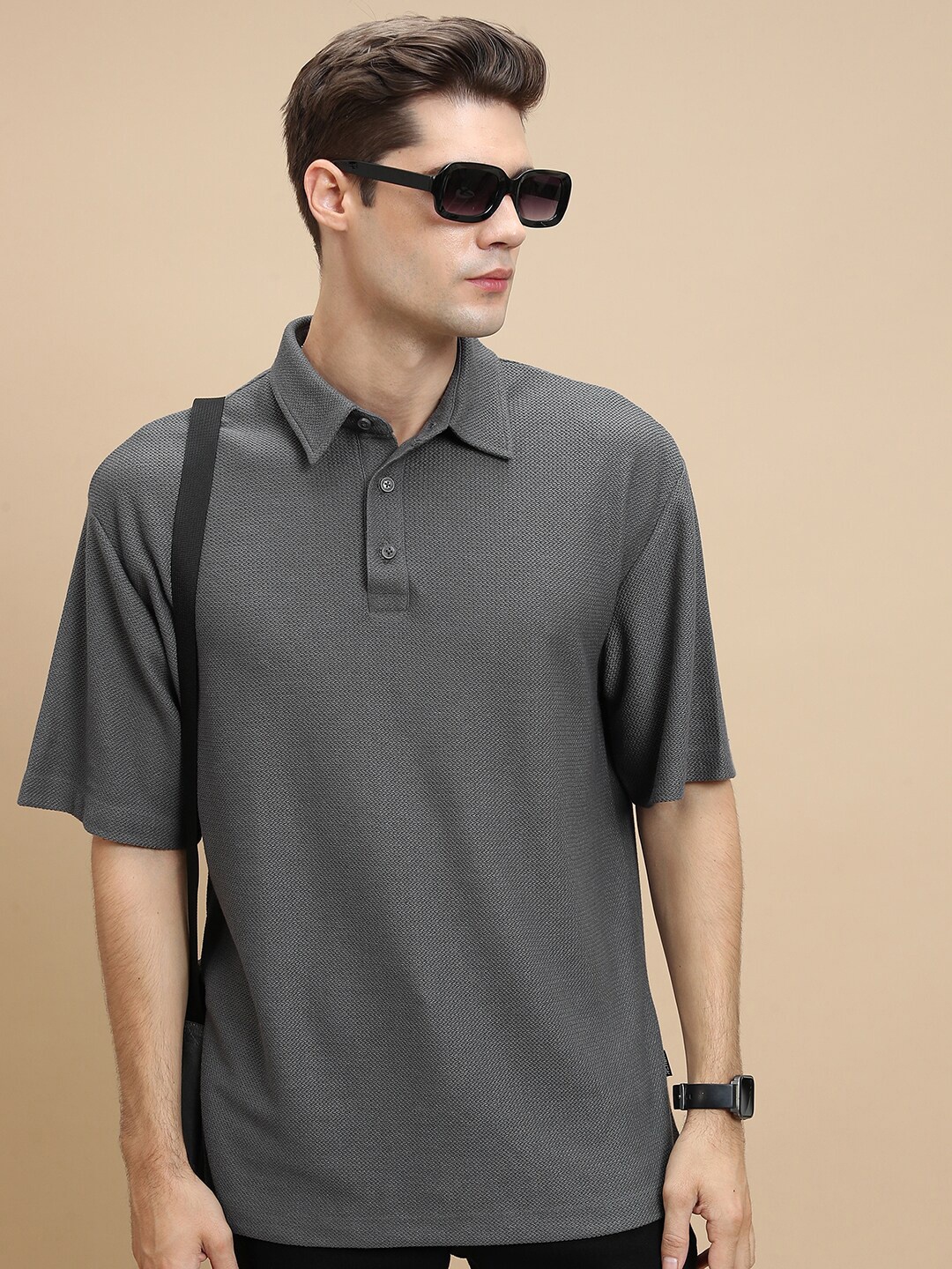 HIGHLANDER Self Design Textured Polo Collar Oversized Popcorn structured T-shirt, Grey
HIGHLANDER Self Design Textured Polo Collar Oversized Popcorn structured T-shirt, Grey