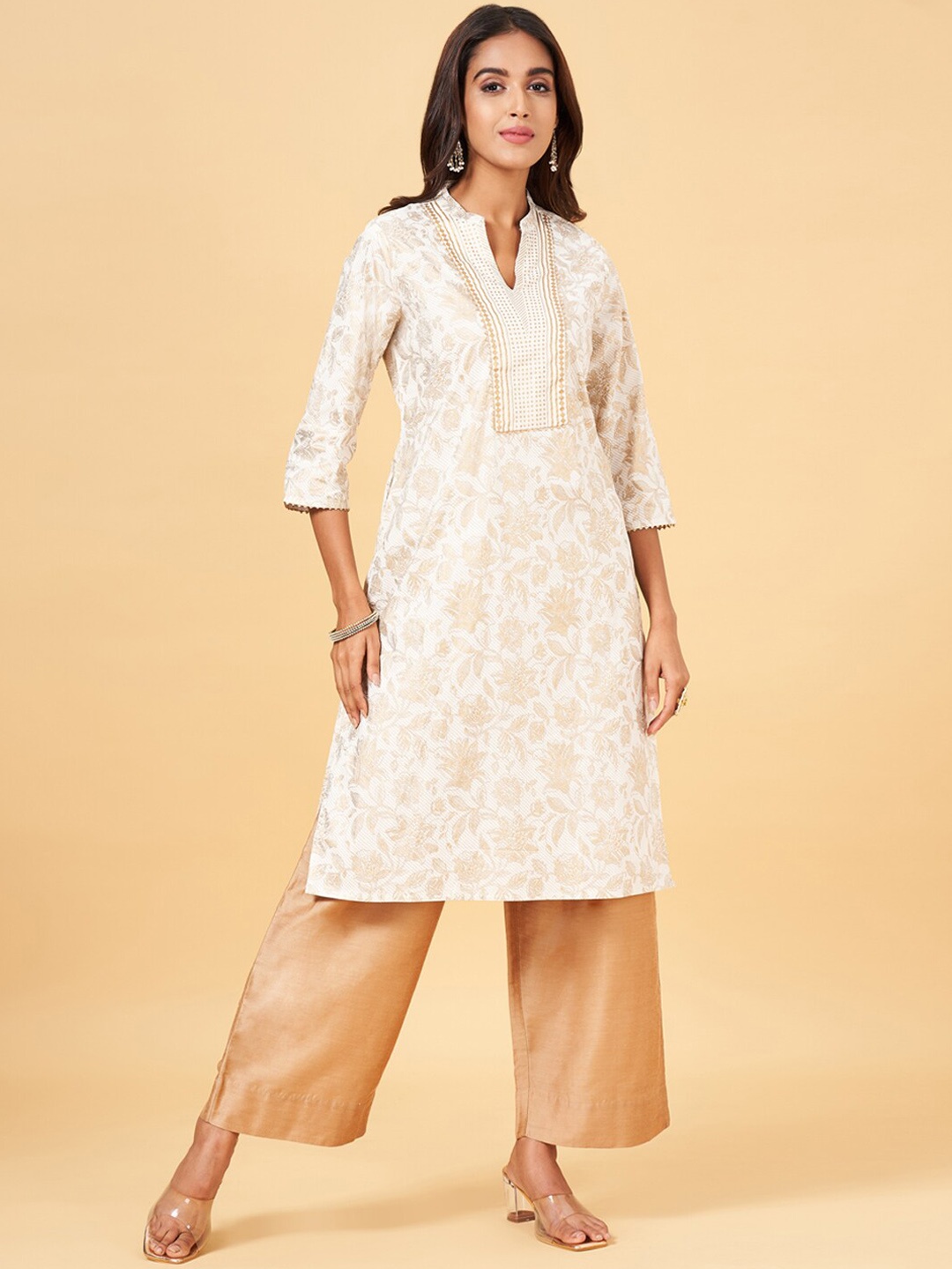 RANGMANCH BY PANTALOONS Floral Printed Mandarin Collar Cotton Straight Kurta, Off white
RANGMANCH BY PANTALOONS Floral Printed Mandarin Collar Cotton Straight Kurta, Off white