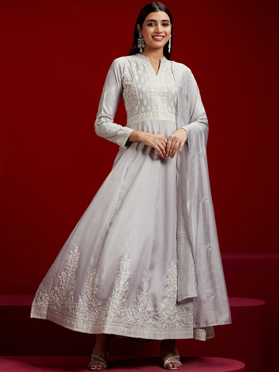 Libas Art Floral Embroidered Panelled Thread Work Kurta with Trousers & Dupatta, Grey
Libas Art Floral Embroidered Panelled Thread Work Kurta with Trousers & Dupatta, Grey