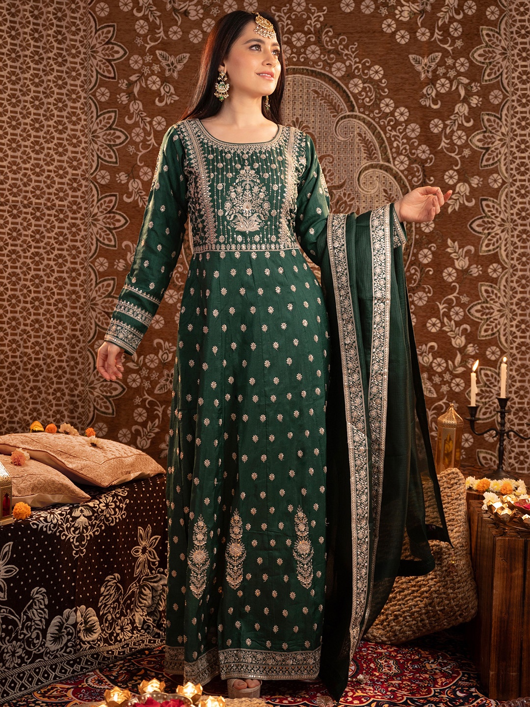 Libas Art Floral Embroidered Sequinned Pure Silk Kurta with Trousers & With Dupatta, Green
Libas Art Floral Embroidered Sequinned Pure Silk Kurta with Trousers & With Dupatta, Green