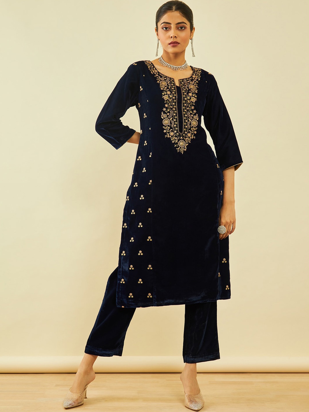 Soch Ethnic Motifs Embroidered Regular Thread Work Velvet Straight Kurta with Trousers, Navy blue
Soch Ethnic Motifs Embroidered Regular Thread Work Velvet Straight Kurta with Trousers, Navy blue