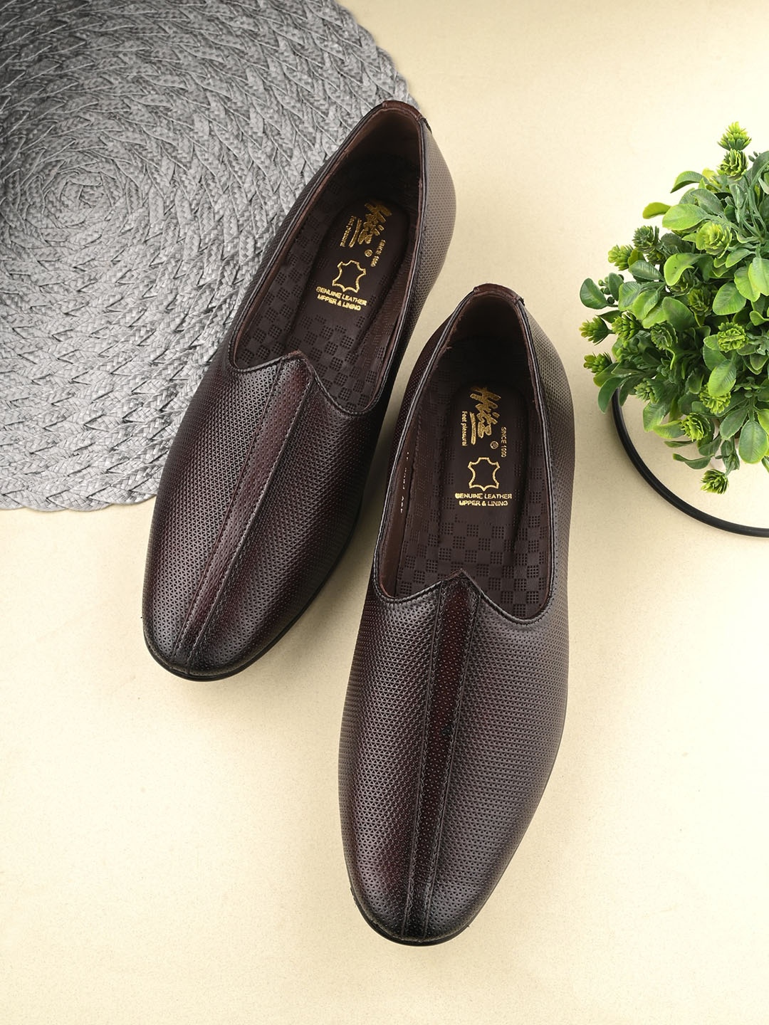 Hitz Men Textured Leather Formal Slip-On Shoes, Brown