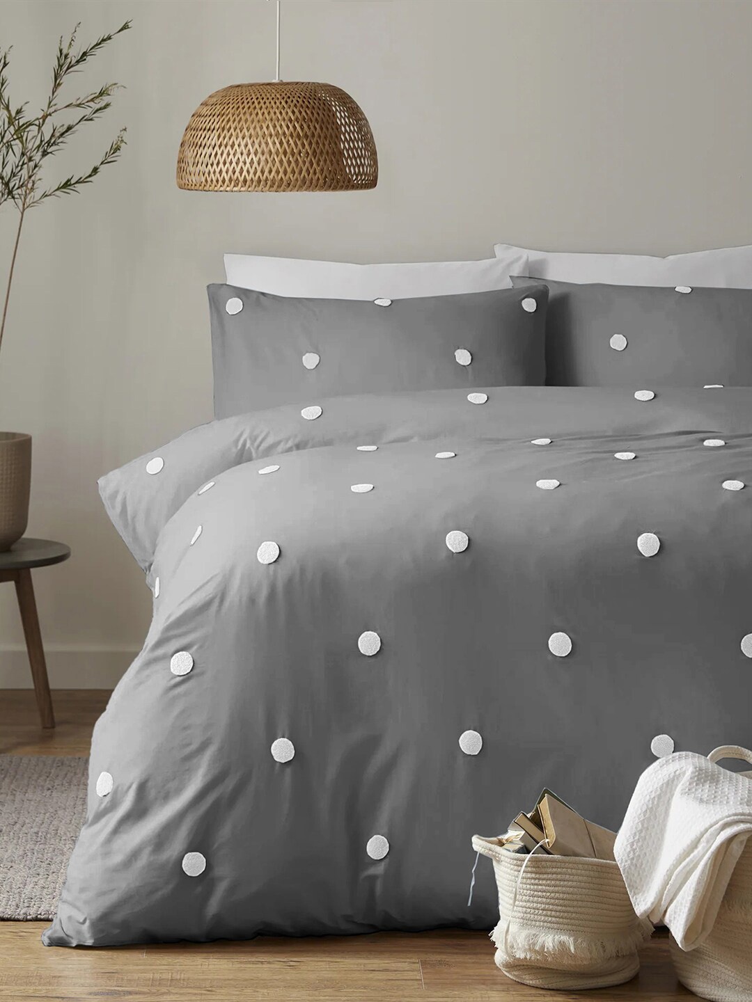 THE WHITE MOSS Grey Geometric Heavy Winter 150 GSM Single Bed Comforter & 1 Pillow Cover
THE WHITE MOSS Grey Geometric Heavy Winter 150 GSM Single Bed Comforter & 1 Pillow Cover