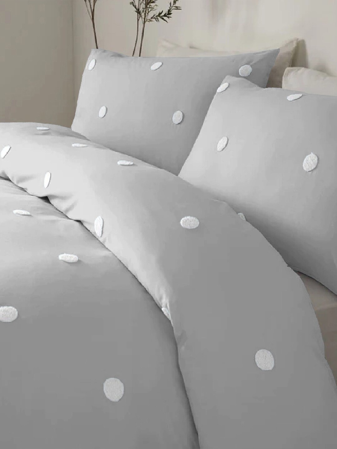 THE WHITE MOSS 2 Pieces Microfiber Heavy Winter 150GSM Single Bed Comforter & Pillow Cover, Silver
THE WHITE MOSS 2 Pieces Microfiber Heavy Winter 150GSM Single Bed Comforter & Pillow Cover, Silver