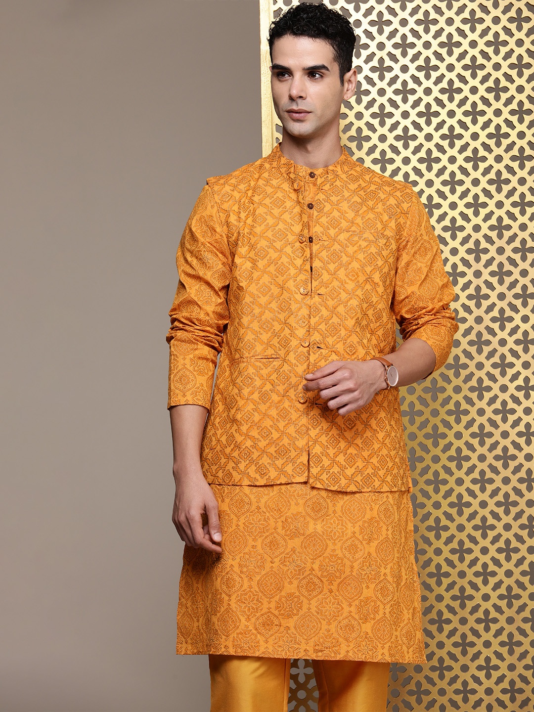 House of Pataudi Men Jashn Ethnic Motifs Printed Regular Pure Cotton Kurta With Trousers, Yellow
House of Pataudi Men Jashn Ethnic Motifs Printed Regular Pure Cotton Kurta With Trousers, Yellow