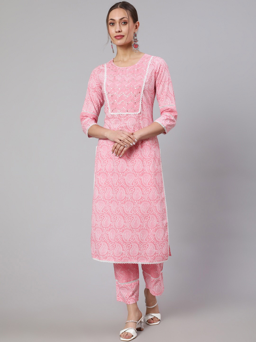 Jaipur Kurti Pink Paisley Printed Regular Pure Cotton Mirror Work Kurta with Trousers
Jaipur Kurti Pink Paisley Printed Regular Pure Cotton Mirror Work Kurta with Trousers
