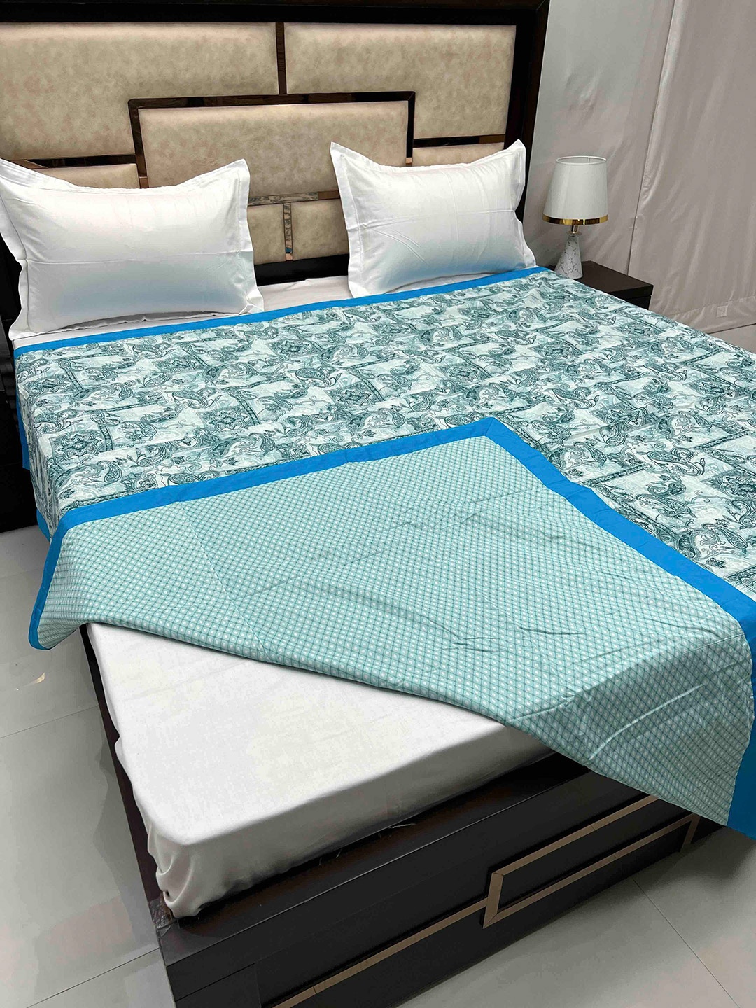 Pure Decor Silken Green Print AC Room Cotton 300 GSM King Size Reversible Double Bed Dohar
Pure Decor Silken Green Print AC Room Cotton 300 GSM King Size Reversible Double Bed Dohar
