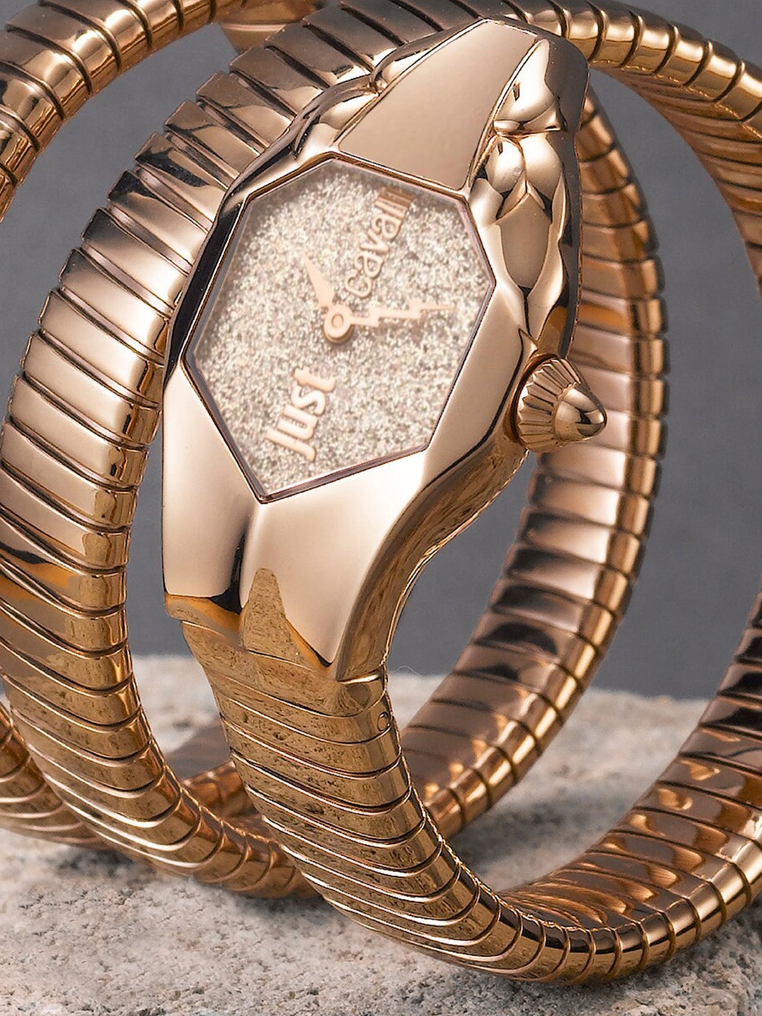 Just Cavalli Women Embellished Dial & Stainless Steel Analogue Watch JC1L115M003, Rose gold
Just Cavalli Women Embellished Dial & Stainless Steel Analogue Watch JC1L115M003, Rose gold