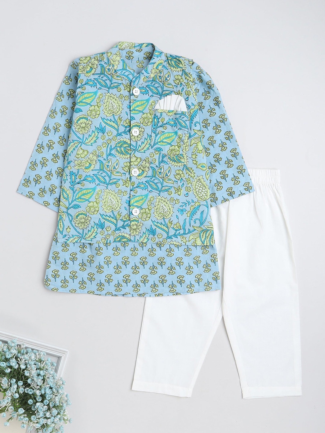 The Magic Wand Boys Ethnic Motifs Printed Pure Cotton Kurta With Pyjamas& Nehru jacket, Blue
The Magic Wand Boys Ethnic Motifs Printed Pure Cotton Kurta With Pyjamas& Nehru jacket, Blue