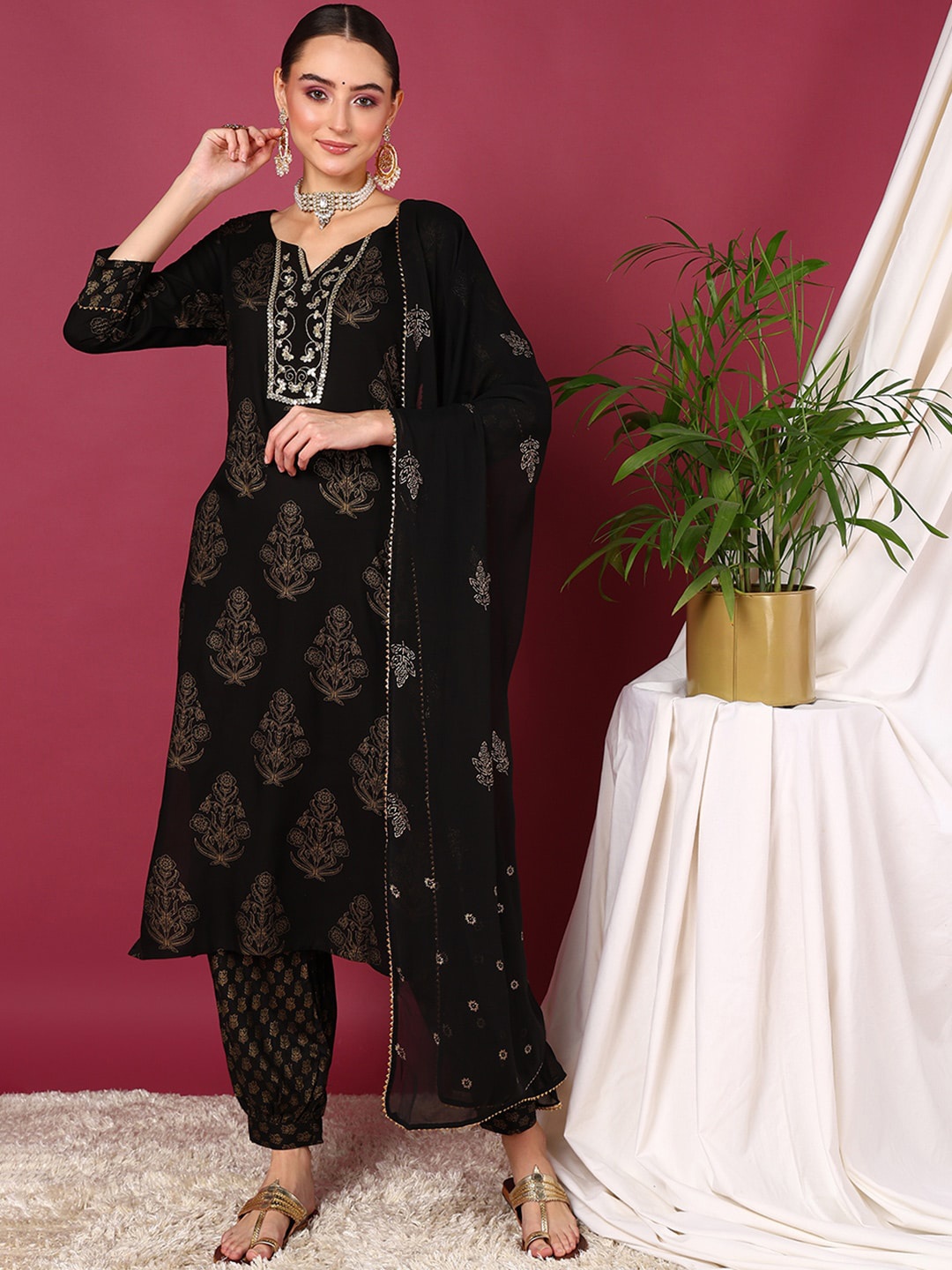AHIKA Black Ethnic Motifs Printed Thread Work Detail Straight Kurta & Salwar With Dupatta
AHIKA Black Ethnic Motifs Printed Thread Work Detail Straight Kurta & Salwar With Dupatta