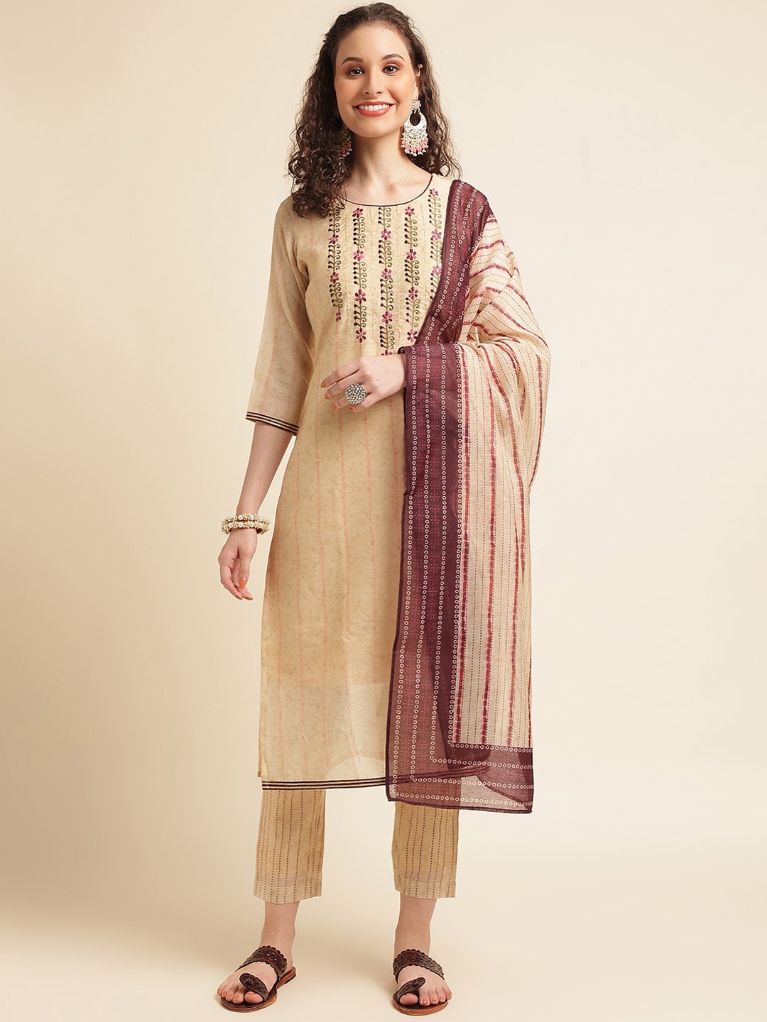 NAINVISH Floral Yoke Design Regular Thread Work Kurta With Trousers & Dupatta, Beige
NAINVISH Floral Yoke Design Regular Thread Work Kurta With Trousers & Dupatta, Beige