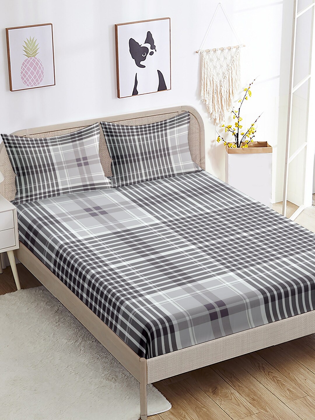 BELLA CASA Sunshine Purple & White Geometric Cotton 220 TC King Bedsheet & 2 Pillow Covers
BELLA CASA Sunshine Purple & White Geometric Cotton 220 TC King Bedsheet & 2 Pillow Covers