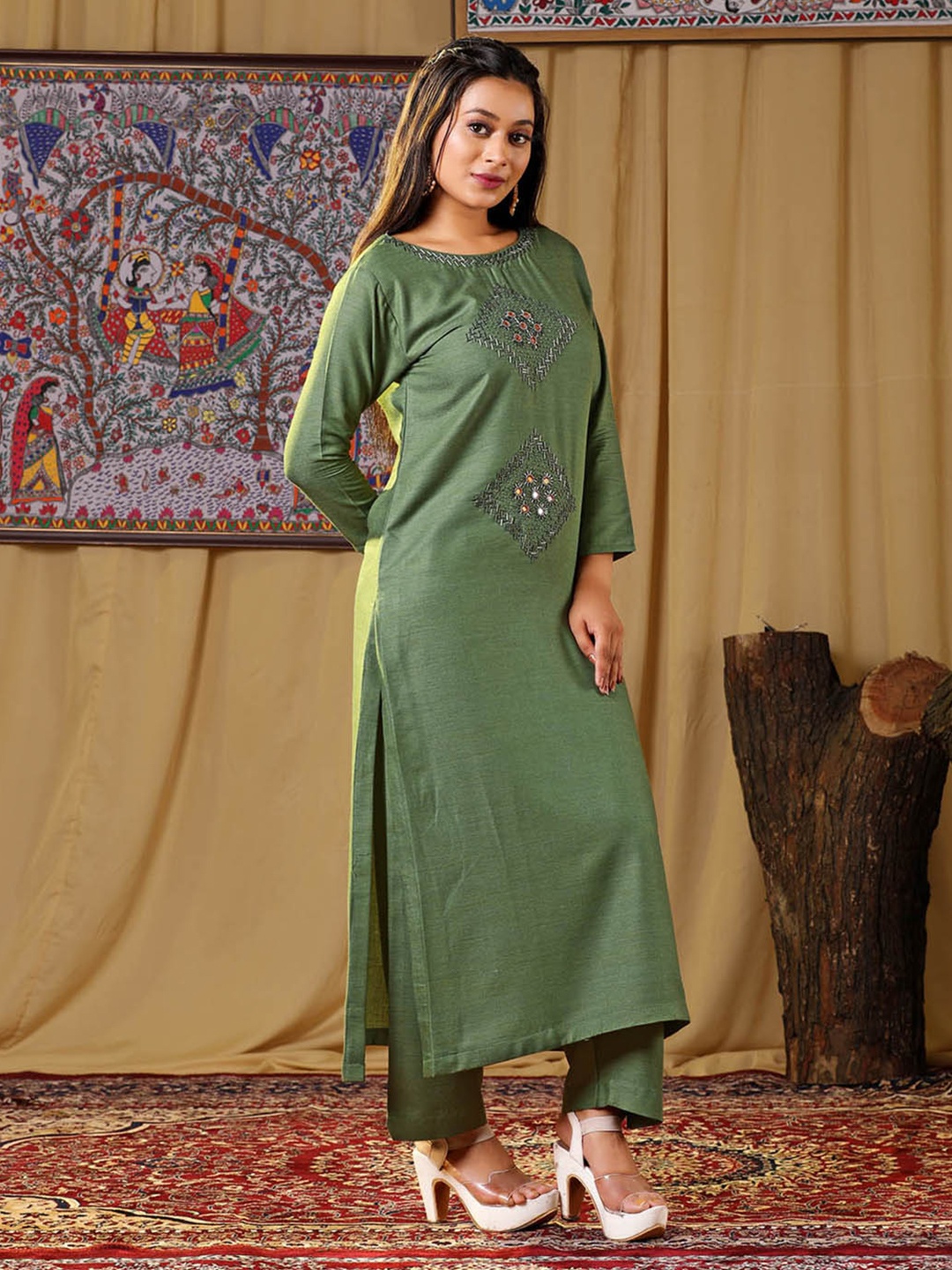 HALFSAREE STUDIO Ethnic Motifs Embroidered Mirror Work Pure Cotton Straight Kurta, Green
HALFSAREE STUDIO Ethnic Motifs Embroidered Mirror Work Pure Cotton Straight Kurta, Green