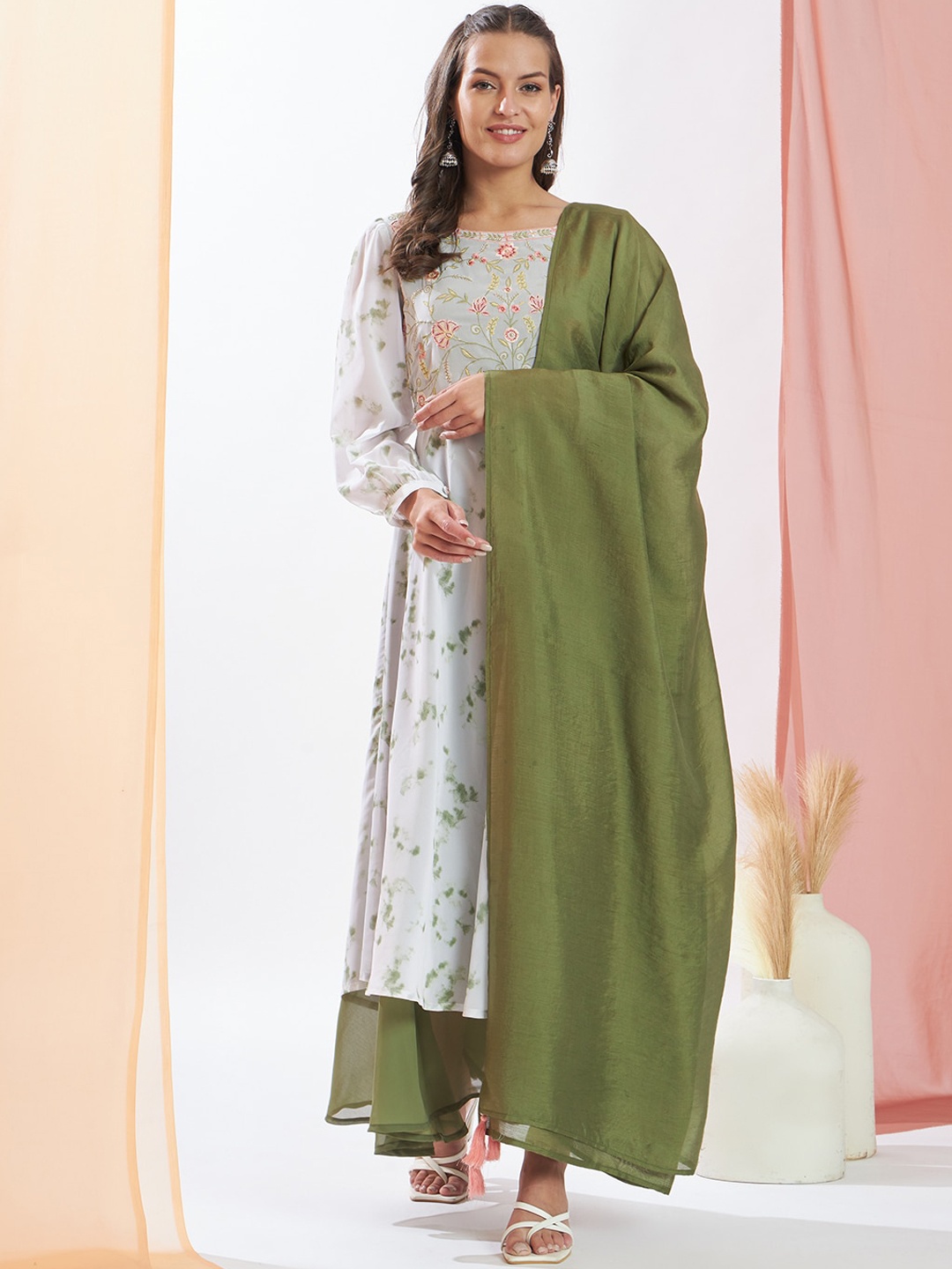 HEEPOSH Floral Embroidered Thread Work Anarkali Kurta With Palazzos & Dupatta, Green
HEEPOSH Floral Embroidered Thread Work Anarkali Kurta With Palazzos & Dupatta, Green