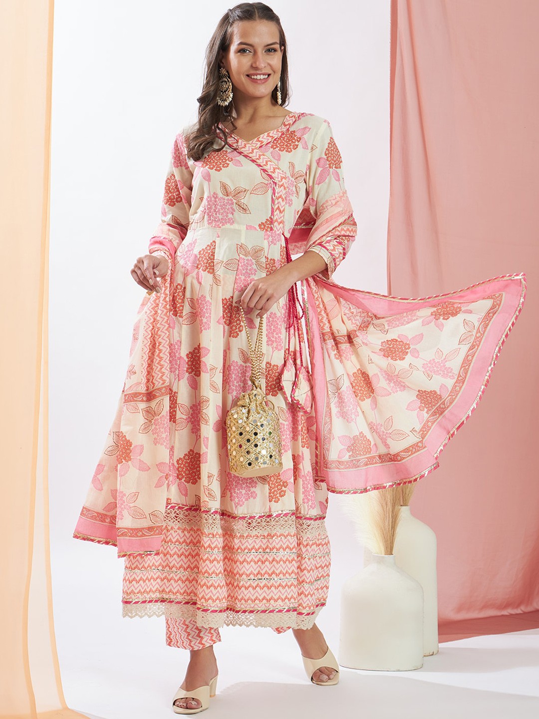 HEEPOSH Floral Printed Angrakha Thread Work Pure Cotton Kurta With Trousers & Dupatta, Beige
HEEPOSH Floral Printed Angrakha Thread Work Pure Cotton Kurta With Trousers & Dupatta, Beige
