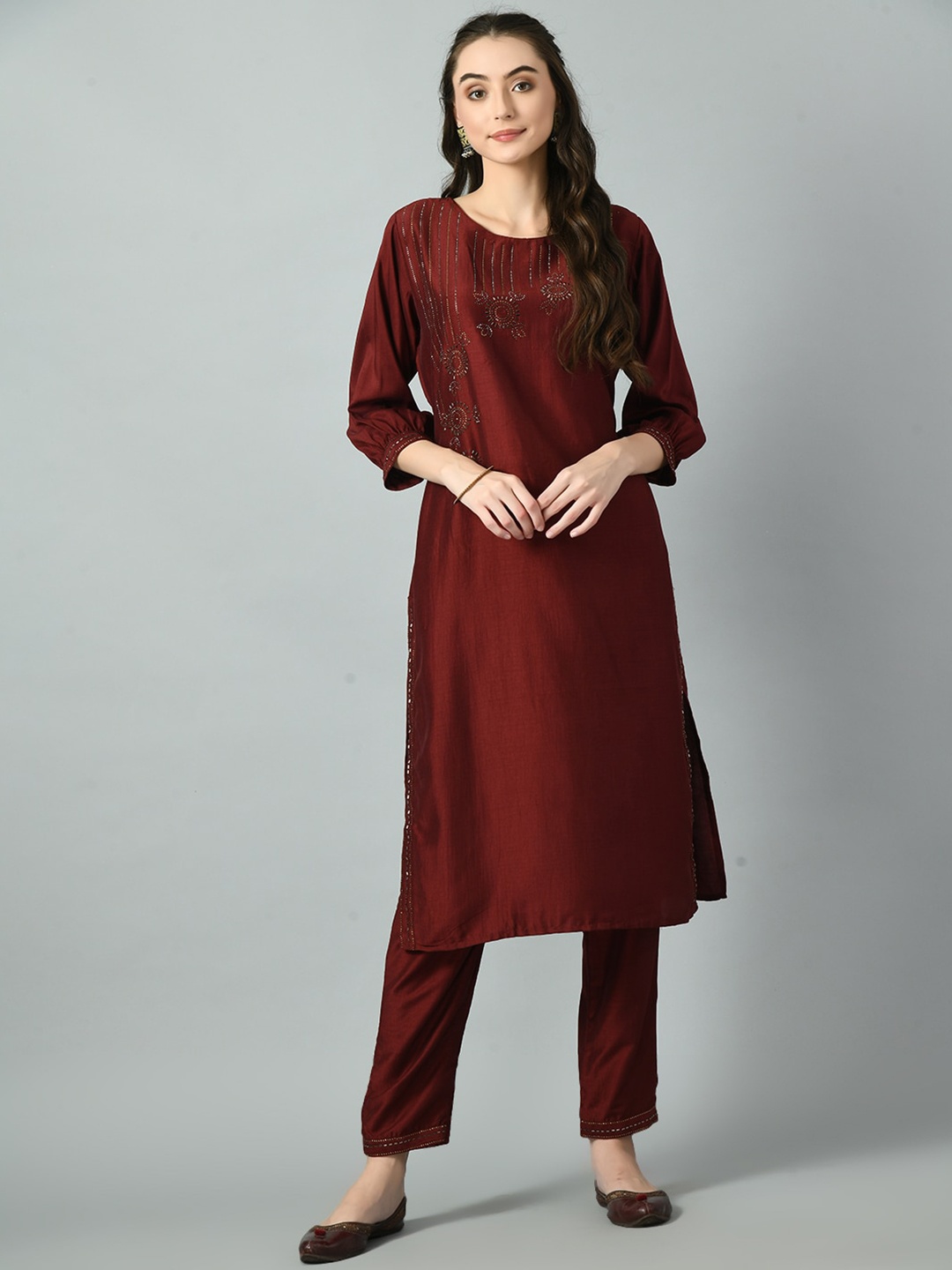 DesiNoor.com Floral Embellished Beads & Stones Straight Kurta with Trousers & Dupatta, Maroon
DesiNoor.com Floral Embellished Beads & Stones Straight Kurta with Trousers & Dupatta, Maroon