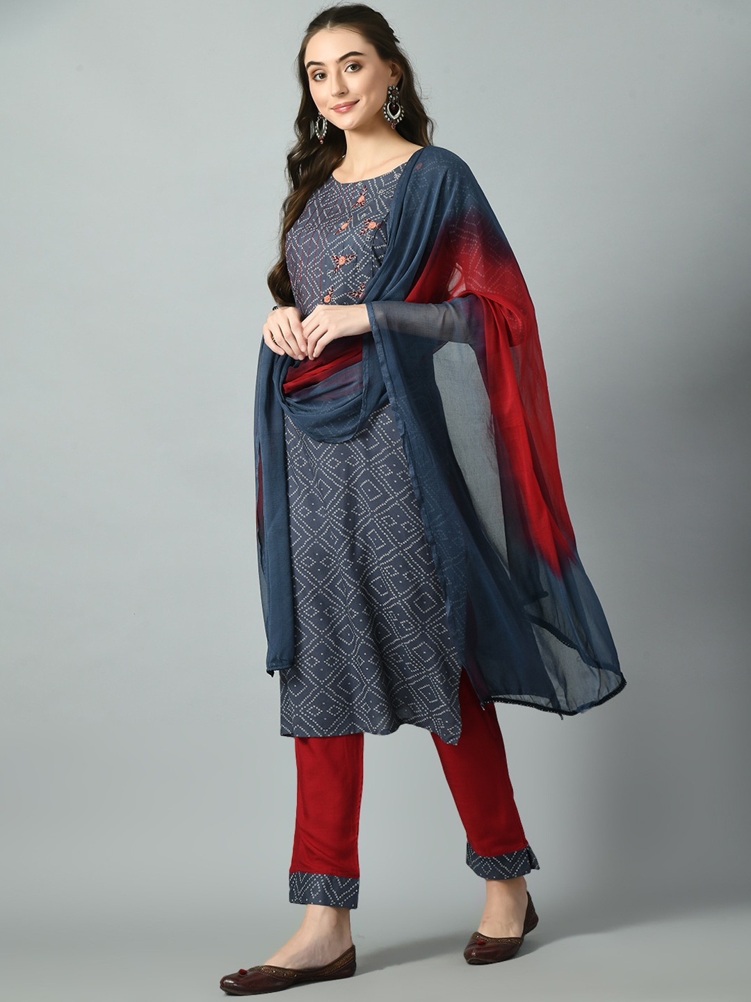 DesiNoor.com Bandhani Printed Thread Work Kurta With Trousers & Dupatta, Grey