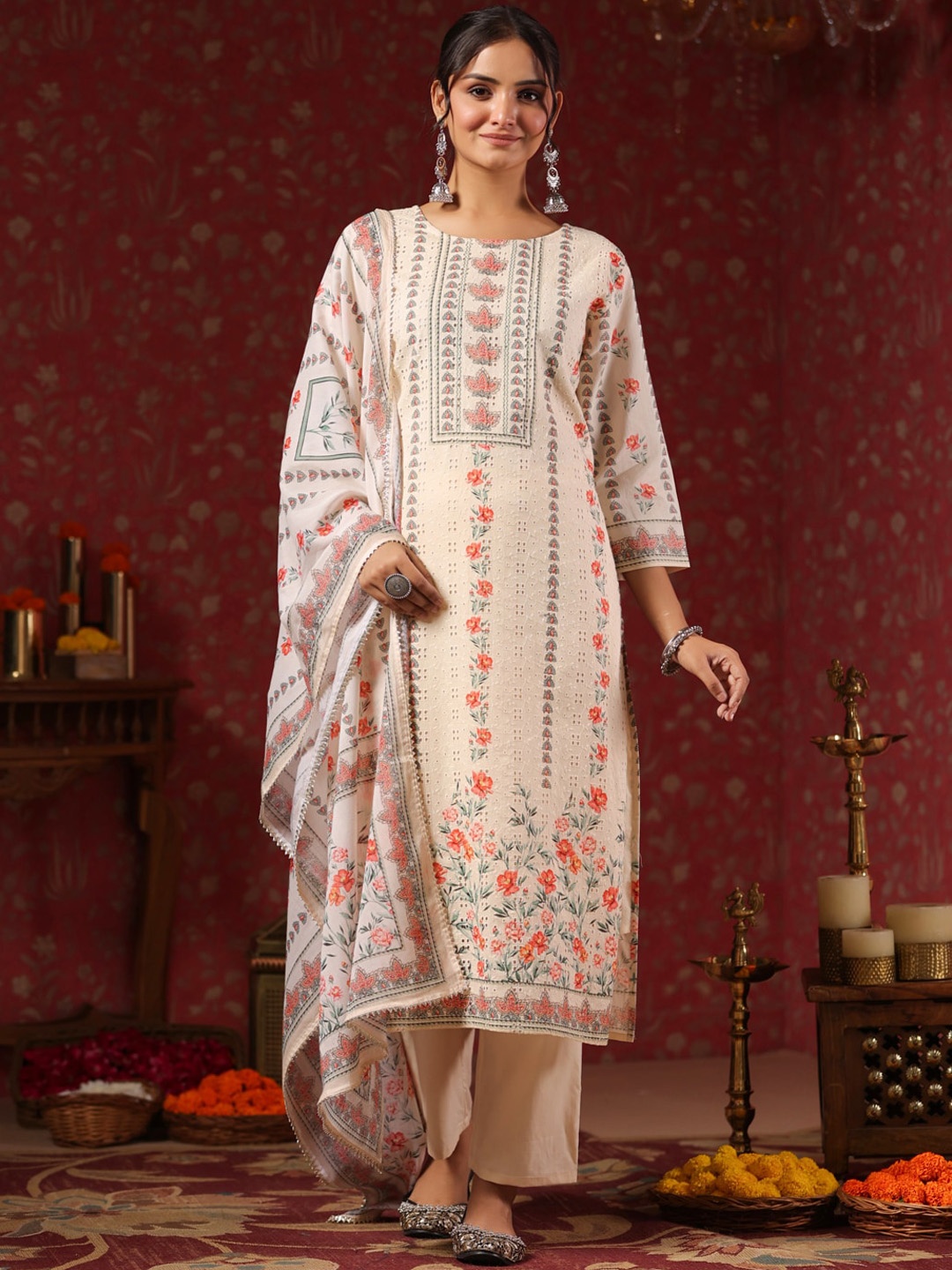 Ishin Floral Printed Regular Pure Cotton Straight Kurta & Trousers With Dupatta, Off white
Ishin Floral Printed Regular Pure Cotton Straight Kurta & Trousers With Dupatta, Off white