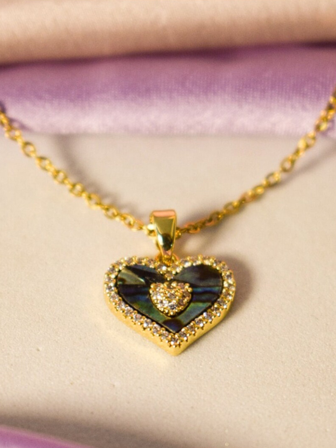 SALTY Gold-Plated Pendant With Chain