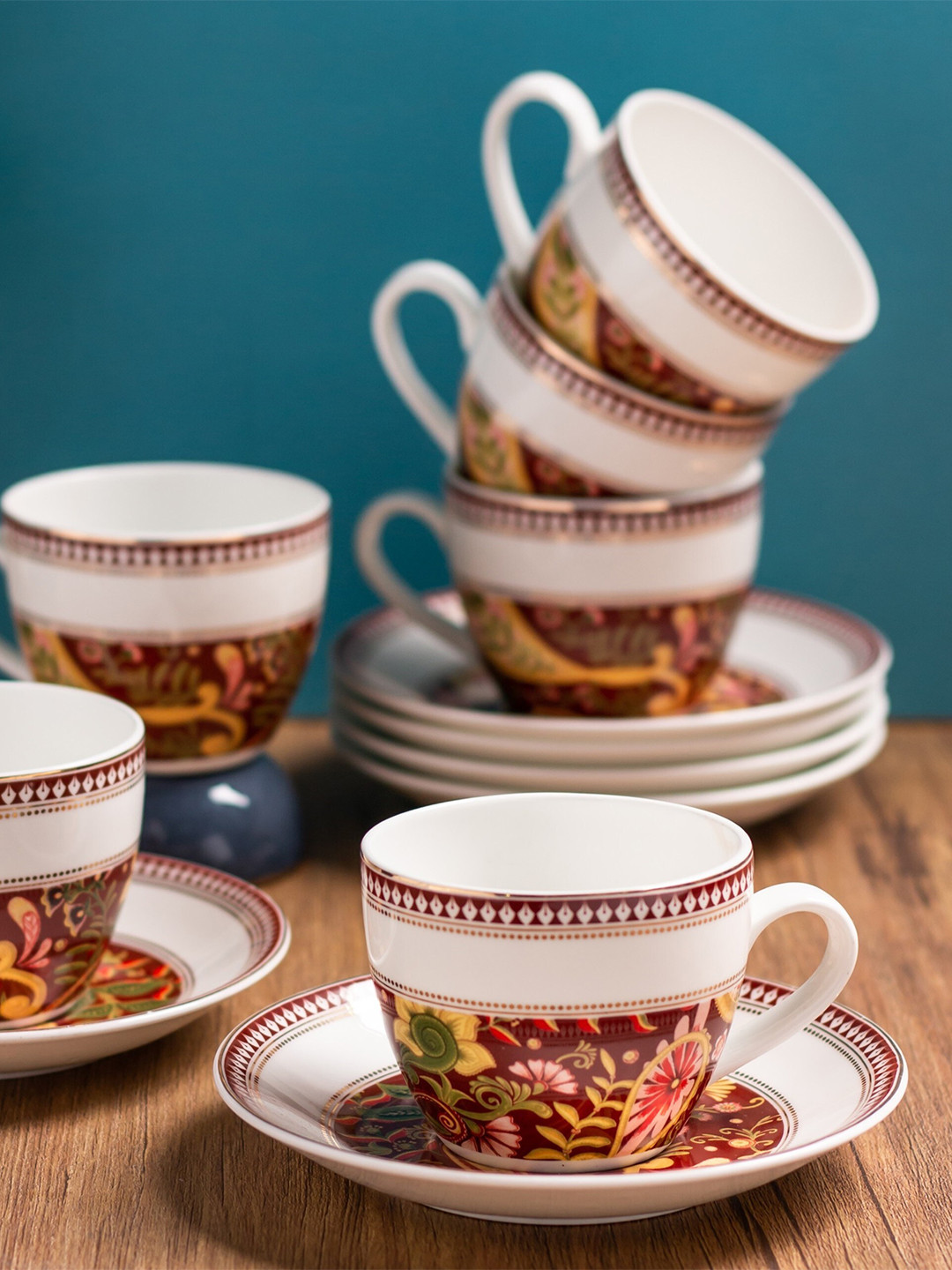 CLAY CRAFT White & Brown 12 Pieces Printed Ceramic Glossy Cups and Saucers 180 ml
CLAY CRAFT White & Brown 12 Pieces Printed Ceramic Glossy Cups and Saucers 180 ml