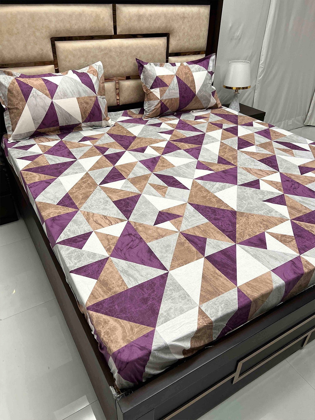 Pure Decor White & Grey Printed Cotton 300 TC Fitted King Bedsheet with 2 Pillow Covers
Pure Decor White & Grey Printed Cotton 300 TC Fitted King Bedsheet with 2 Pillow Covers