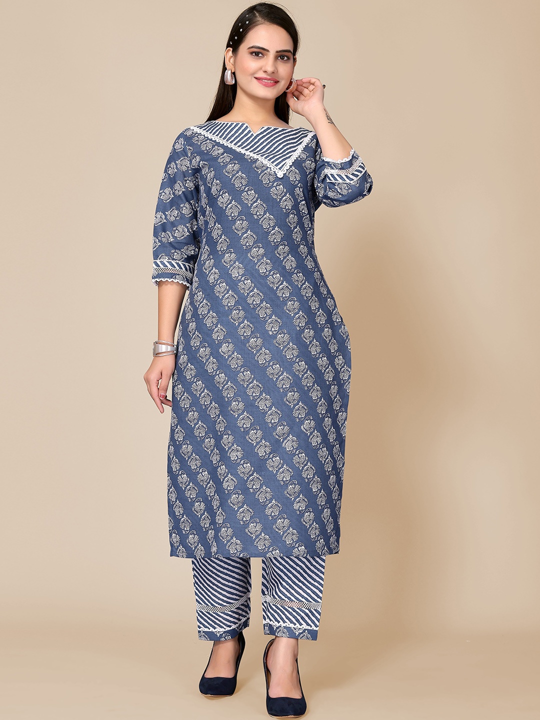 TITANIUM SILK INDUSTRIES PVT. LTD. Ethnic Motifs Printed Pure Cotton Kurta With Trousers, Blue
TITANIUM SILK INDUSTRIES PVT. LTD. Ethnic Motifs Printed Pure Cotton Kurta With Trousers, Blue