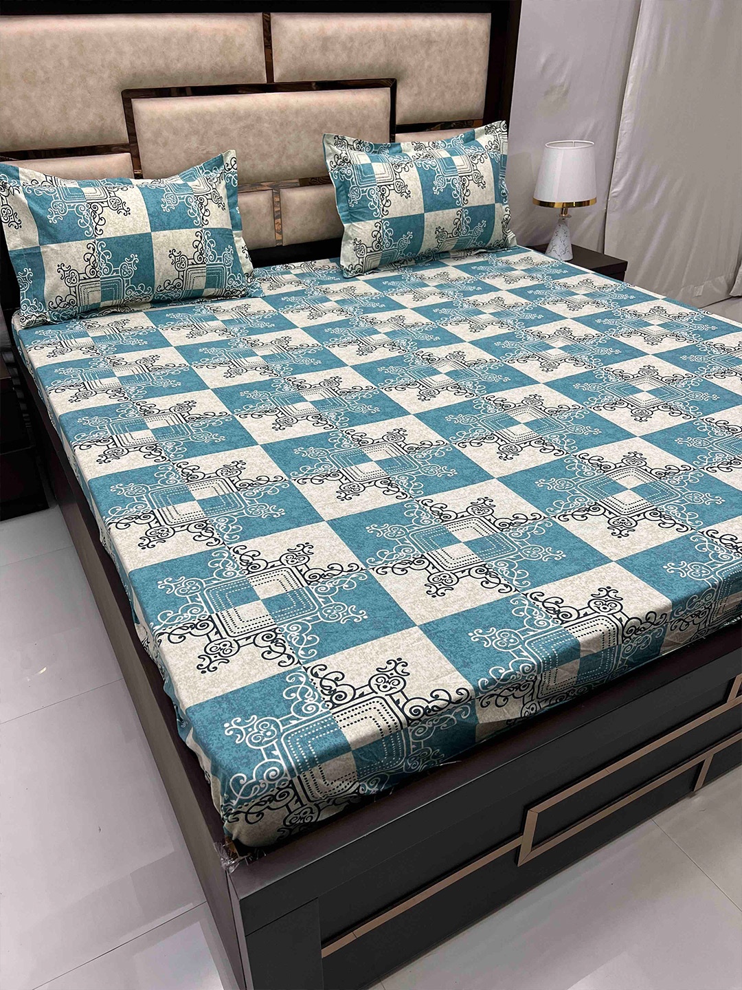 Pure Decor Sapphire Green Print Cotton 300 TC Fitted King Bedsheet with 2 Pillow Covers
Pure Decor Sapphire Green Print Cotton 300 TC Fitted King Bedsheet with 2 Pillow Covers