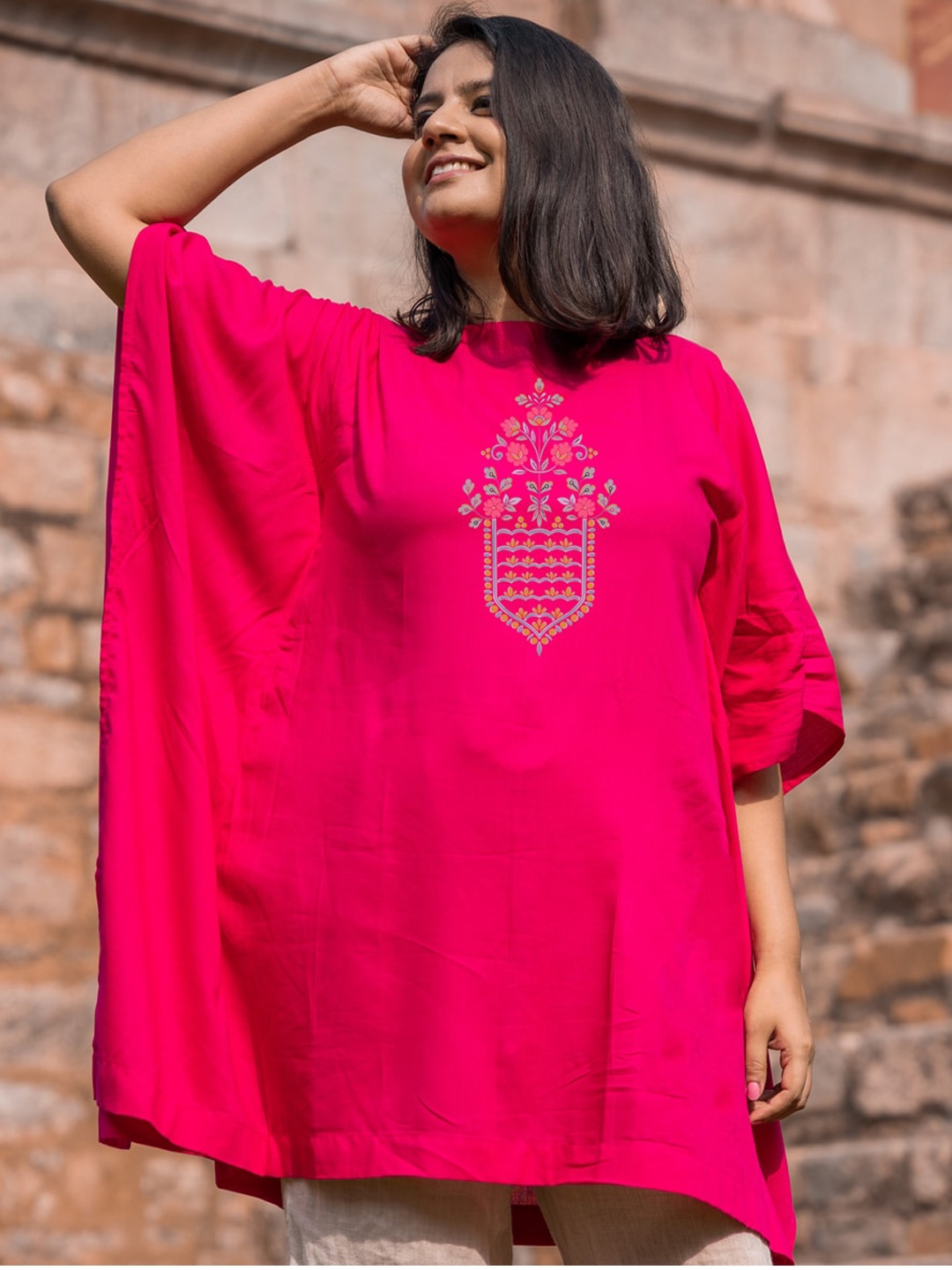 LetsDressUp Floral Printed Boat Neck Flared Sleeves Thread Work Detailed Kaftan Kurta, Magenta
LetsDressUp Floral Printed Boat Neck Flared Sleeves Thread Work Detailed Kaftan Kurta, Magenta