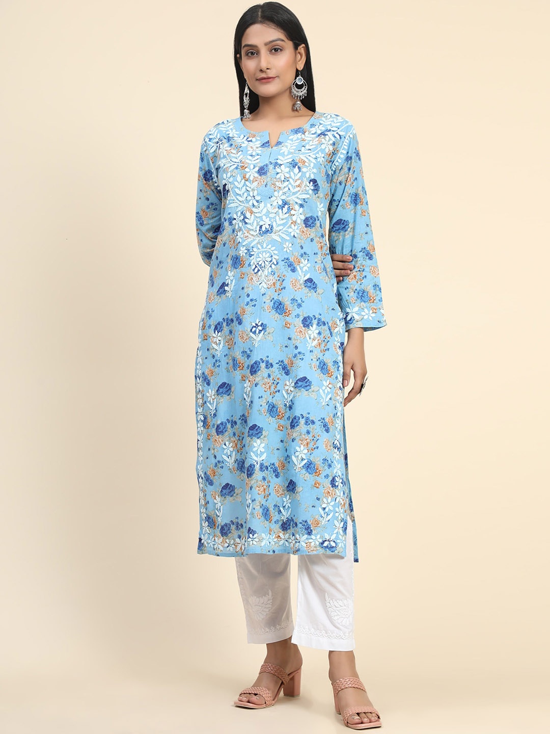 HOUSE OF KARI Floral Printed Thread Work Round Notched Neck Cotton Kurta, Blue
HOUSE OF KARI Floral Printed Thread Work Round Notched Neck Cotton Kurta, Blue