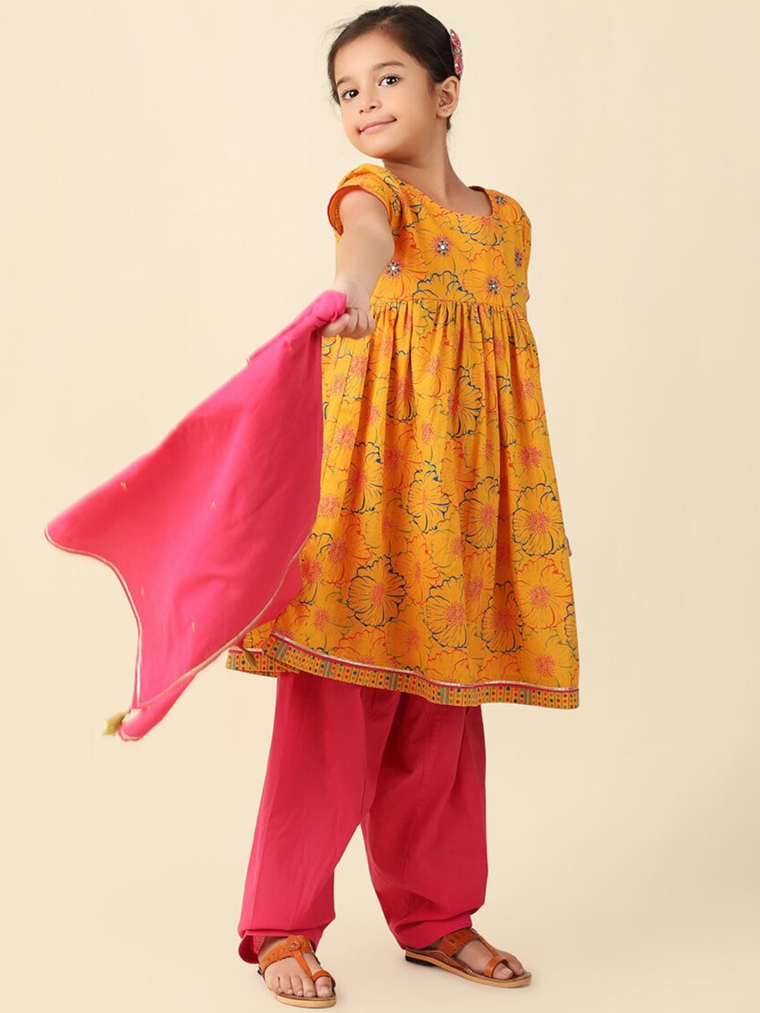 Fabindia Girls Floral Printed Mirror Work Pure Cotton A-Line Kurta with Salwar & Dupatta, Yellow
Fabindia Girls Floral Printed Mirror Work Pure Cotton A-Line Kurta with Salwar & Dupatta, Yellow
