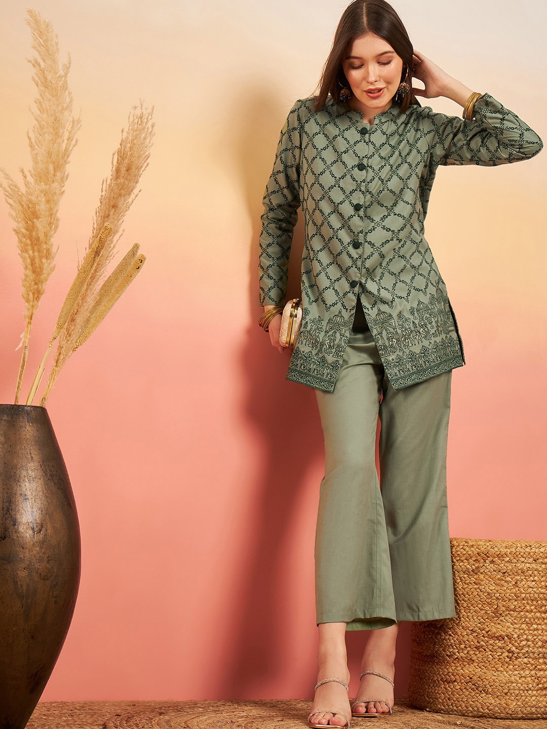 HK colours of fashion Ethnic Motifs Woven Design Mandarin Collar Woolen Tunic & Trouser, Green
HK colours of fashion Ethnic Motifs Woven Design Mandarin Collar Woolen Tunic & Trouser, Green