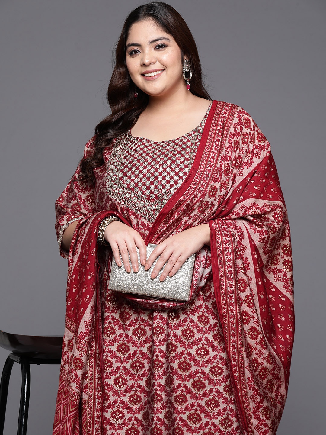 EXTRA LOVE BY LIBAS Plus Size Floral Printed Sequinned Kurta with Trousers & Dupatta, Red
EXTRA LOVE BY LIBAS Plus Size Floral Printed Sequinned Kurta with Trousers & Dupatta, Red