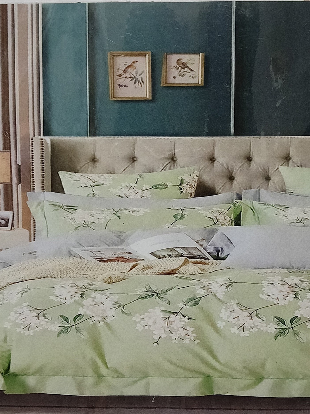Signature Piper Green & White Floral Microfiber 160 TC Queen Bedsheet with 2 Pillow Covers
Signature Piper Green & White Floral Microfiber 160 TC Queen Bedsheet with 2 Pillow Covers