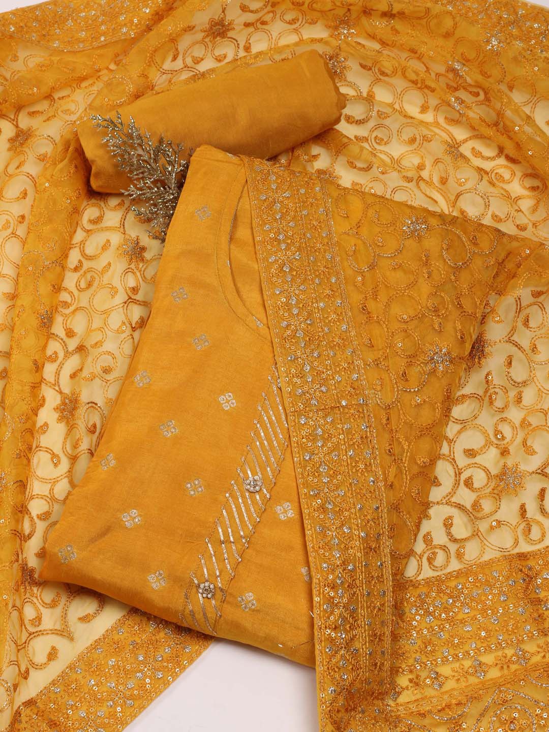 Meena Bazaar Ethnic Motifs Woven Design Sequinned Art Silk Unstitched Dress Material, Yellow
Meena Bazaar Ethnic Motifs Woven Design Sequinned Art Silk Unstitched Dress Material, Yellow