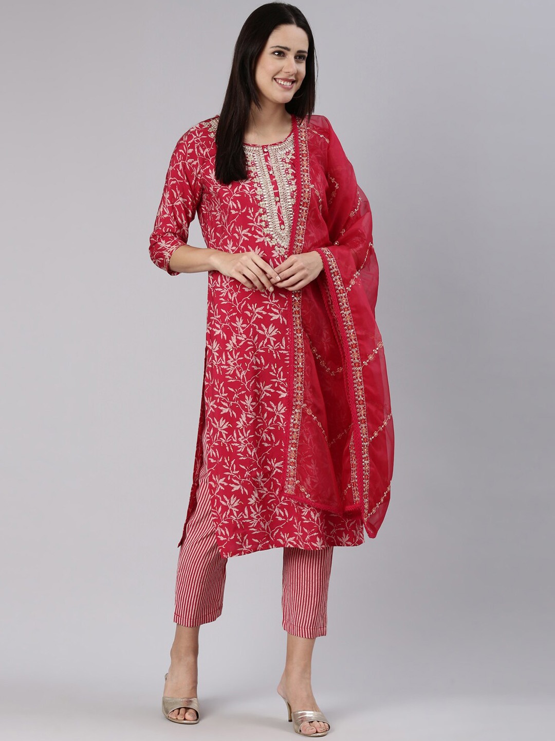 Neerus Floral Printed Thread Work Detail Straight Kurta & Trousers With Dupatta, Pink
Neerus Floral Printed Thread Work Detail Straight Kurta & Trousers With Dupatta, Pink