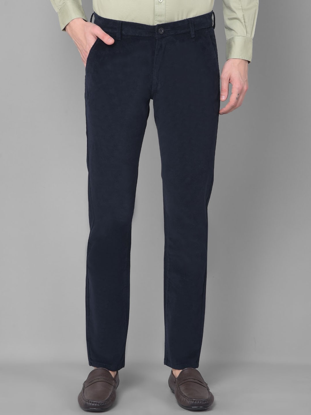 Canary London Men Navy Blue Textured Smart Slim Fit Wrinkle Free Trousers
Canary London Men Navy Blue Textured Smart Slim Fit Wrinkle Free Trousers