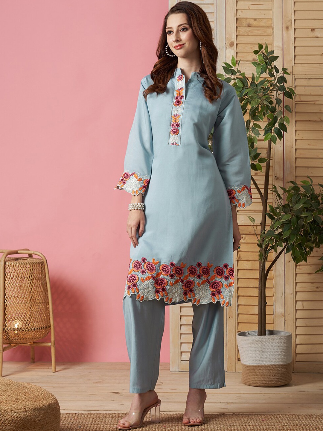 Kiana Women Floral Yoke Design Mandarin Collar Thread Work Straight Kurta with Trouser, Blue
Kiana Women Floral Yoke Design Mandarin Collar Thread Work Straight Kurta with Trouser, Blue