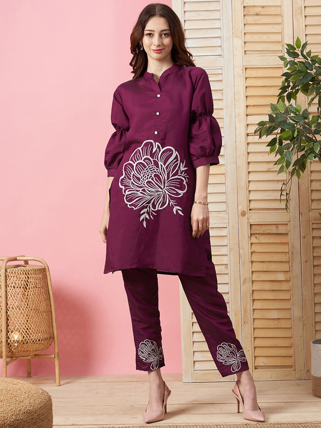 Kiana Floral Embroidered Mandarin Collar Regular Thread Work Kurta With Trousers, Purple
Kiana Floral Embroidered Mandarin Collar Regular Thread Work Kurta With Trousers, Purple