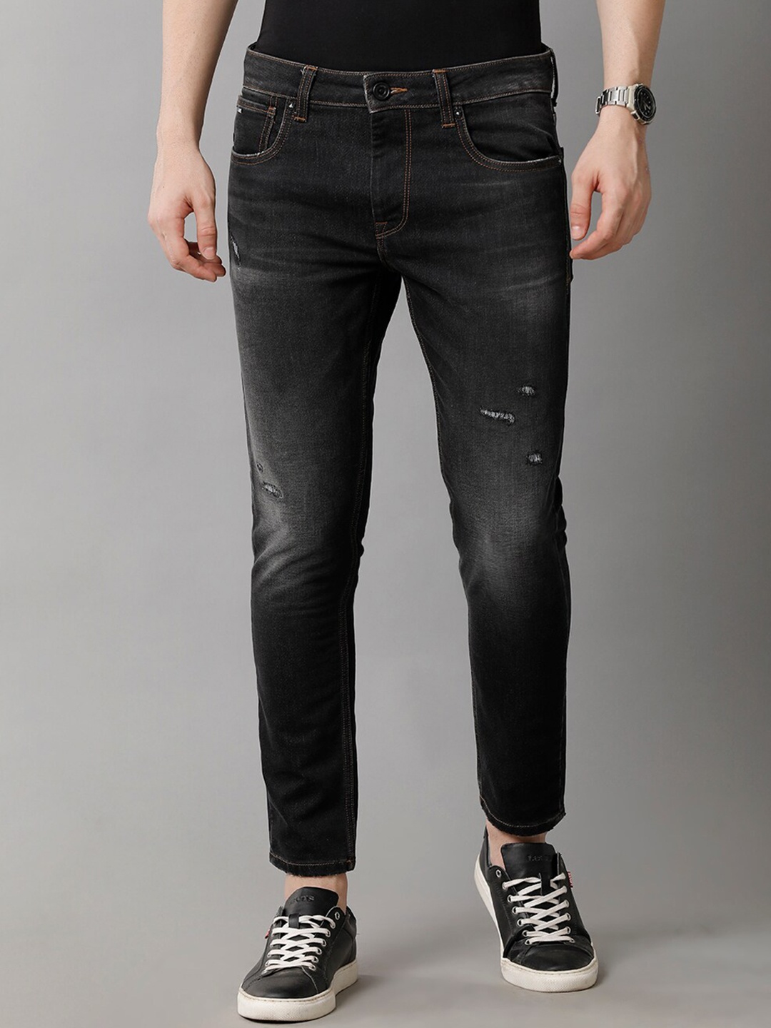 Voi Jeans Men Skinny Fit Mildly Distressed Light Fade Stretchable Cropped Jeans, Black
Voi Jeans Men Skinny Fit Mildly Distressed Light Fade Stretchable Cropped Jeans, Black