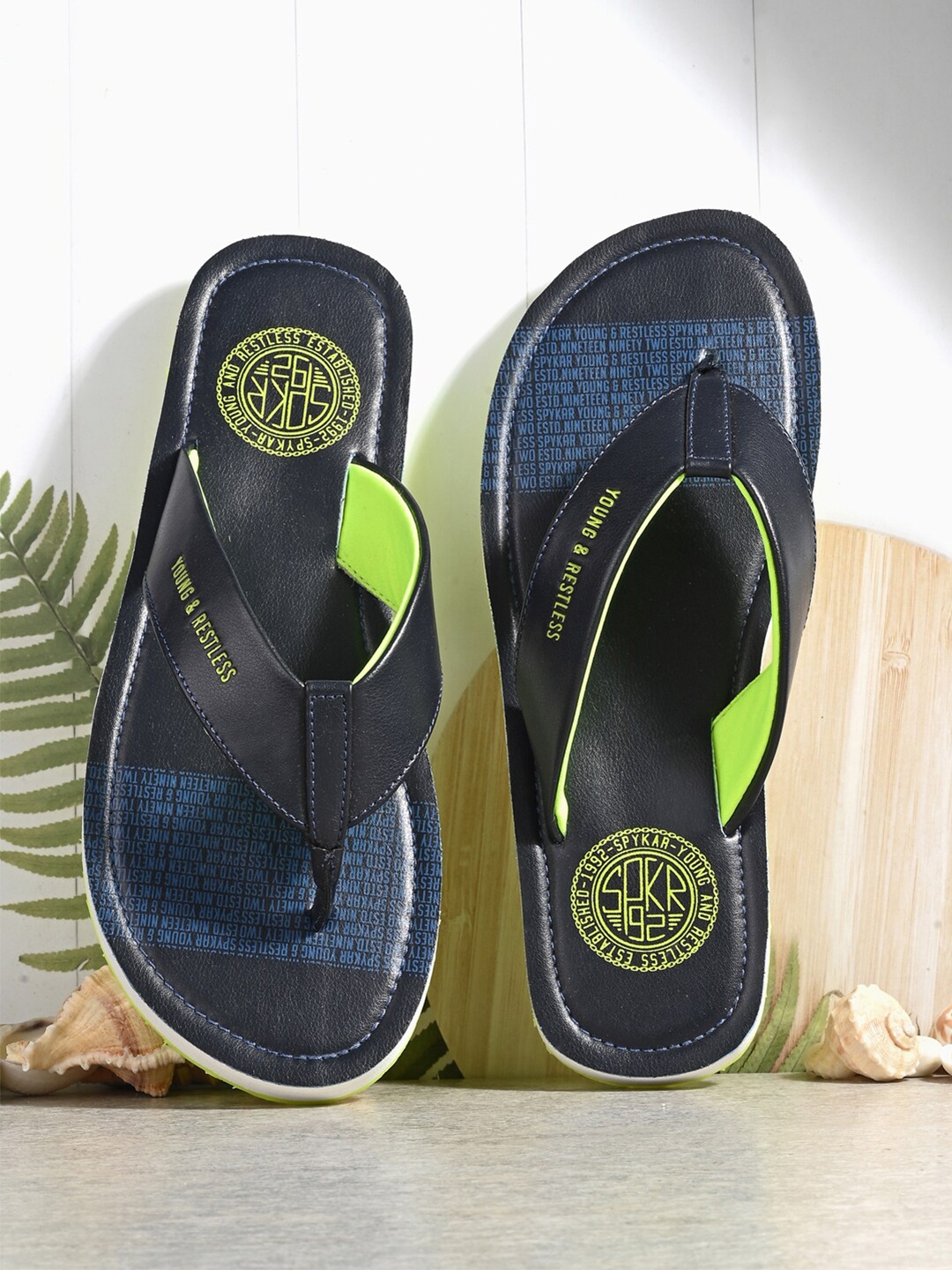 SPYKAR Men Printed Thong Flip-Flops, Navy blue