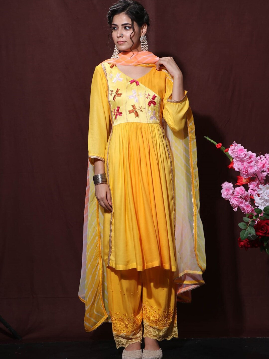 Trinjann Floral Yoke Design Thread Work Pure Cotton Kurta & Trousers With Dupatta, Yellow
Trinjann Floral Yoke Design Thread Work Pure Cotton Kurta & Trousers With Dupatta, Yellow