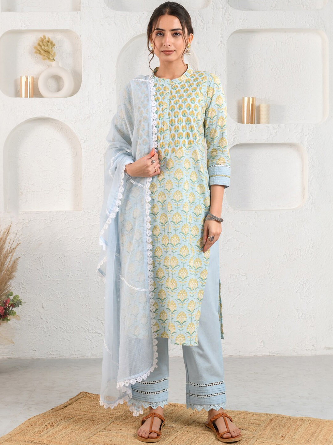 Prakriti Jaipur Floral Printed Mandarin Collar Regular Kurta With Trouser & Dupatta, Green
Prakriti Jaipur Floral Printed Mandarin Collar Regular Kurta With Trouser & Dupatta, Green