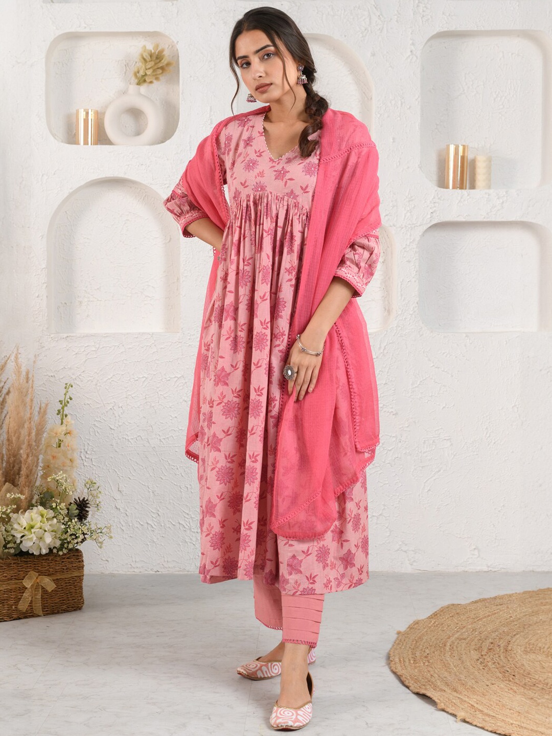 Prakriti Jaipur Floral Printed V-Neck Empire Anarkali Sequinned Kurta Set With Dupatta, Pink
Prakriti Jaipur Floral Printed V-Neck Empire Anarkali Sequinned Kurta Set With Dupatta, Pink
