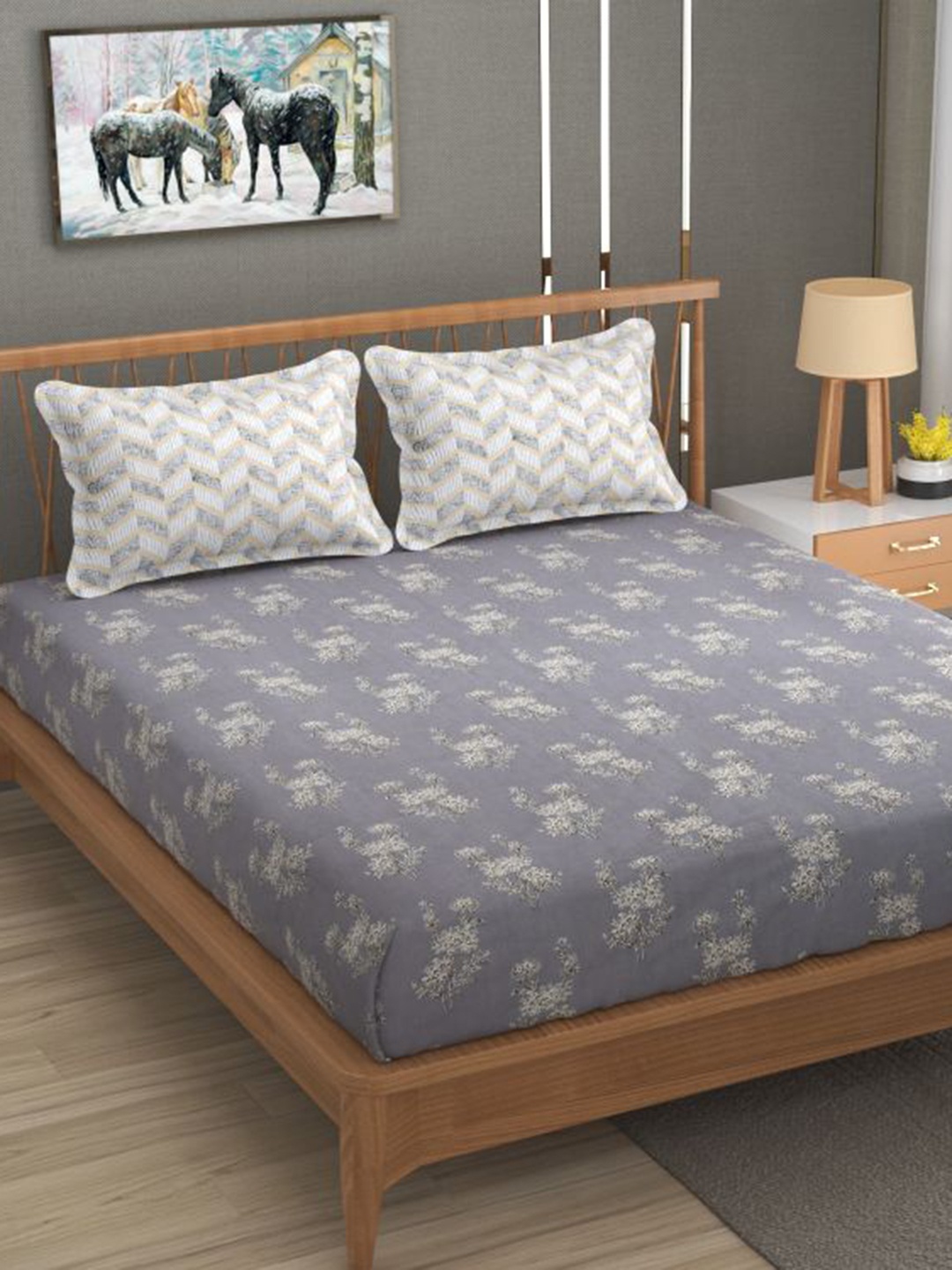 Florida Grey & White Ethnic Motifs Cotton Fitted 144 TC King Bedsheet With 2 Pillow Covers
Florida Grey & White Ethnic Motifs Cotton Fitted 144 TC King Bedsheet With 2 Pillow Covers