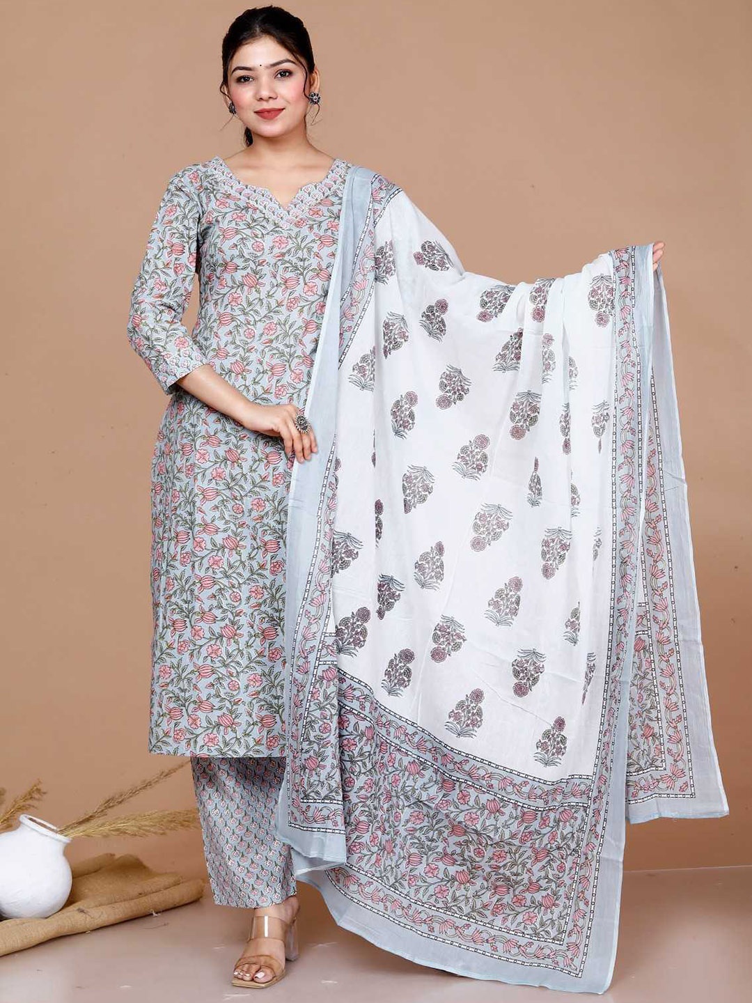 MIRAVAN Floral Printed Regular Pure Cotton Kurta with Palazzos & Dupatta, Blue
MIRAVAN Floral Printed Regular Pure Cotton Kurta with Palazzos & Dupatta, Blue