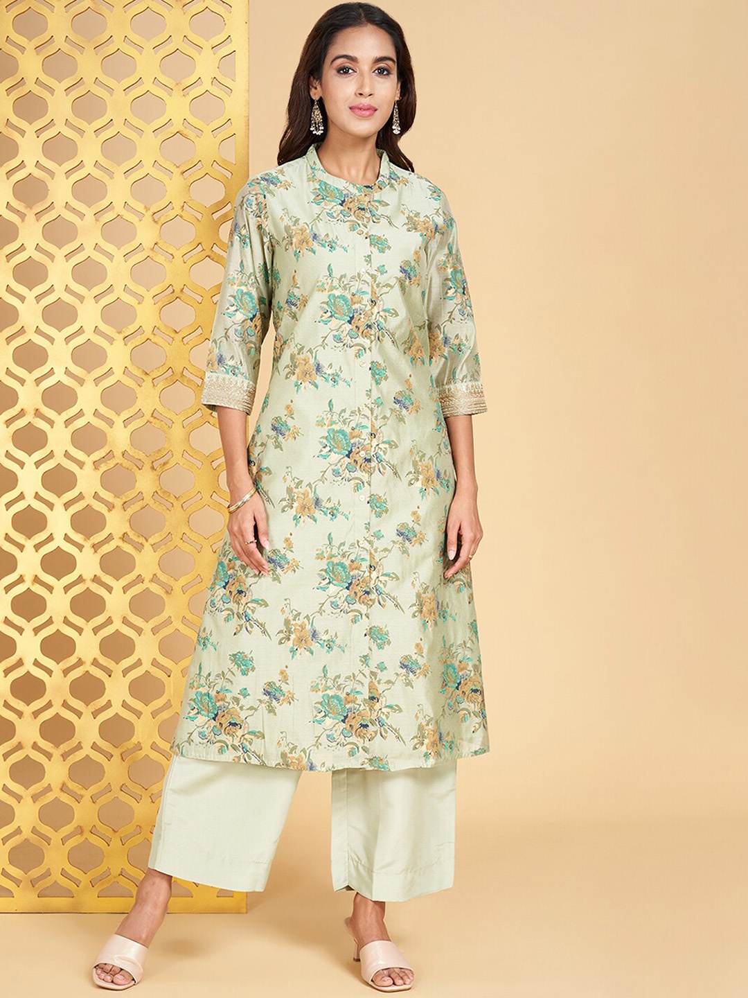 RANGMANCH BY PANTALOONS Floral Printed Band Collar Thread Work A-line Kurta with Palazzos, Sea green
RANGMANCH BY PANTALOONS Floral Printed Band Collar Thread Work A-line Kurta with Palazzos, Sea green